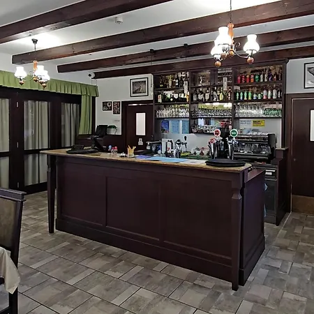 Esterhazy Fogado Gant